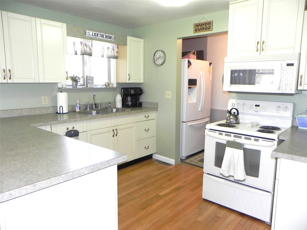 8948 Straw Drive, Espyville, Pennsylvania image 5