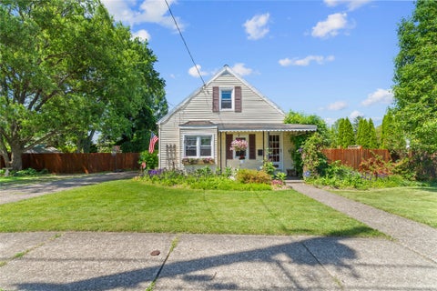 Homes For Sale - 2922 Florence Avenue<br/> Erie, PA 16504
