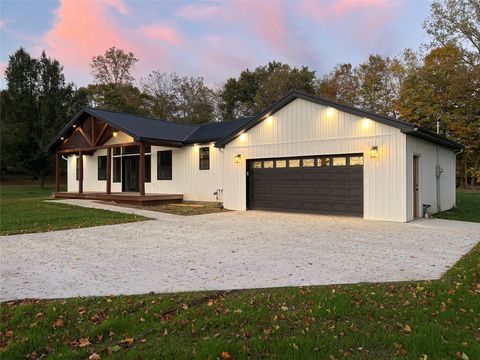 Homes For Sale - 10136 Hollis Road<br/> Crawford County, Meadville, PA 16335