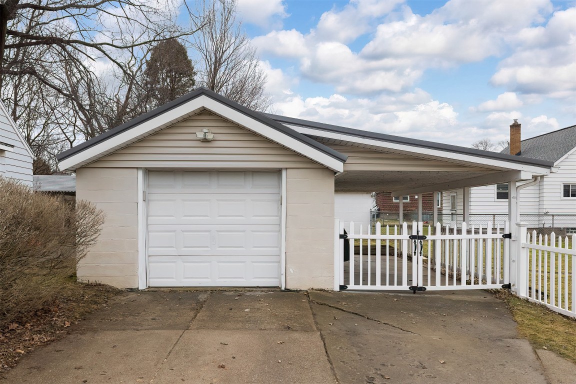 3203 Perry Street, Erie, Pennsylvania image 33