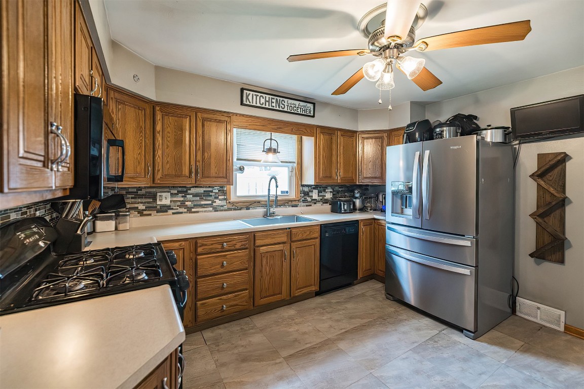 3203 Perry Street, Erie, Pennsylvania image 9