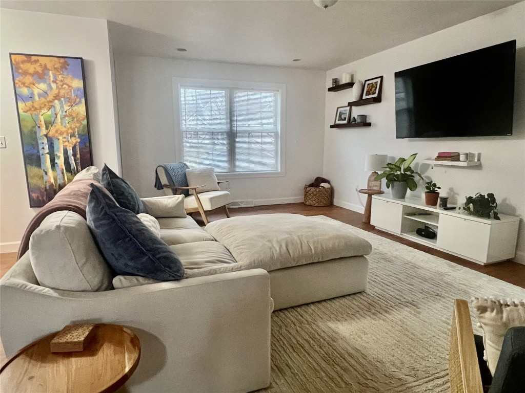 6067 Estate Drive, Erie, Pennsylvania image 3