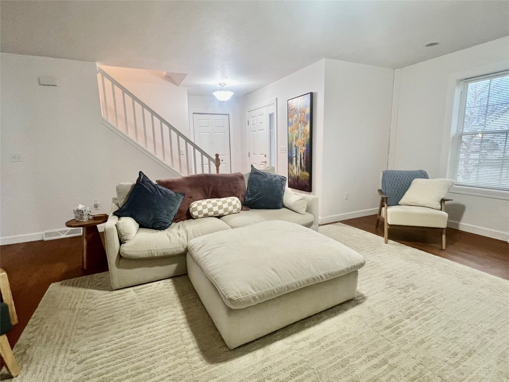 6067 Estate Drive, Erie, Pennsylvania image 5