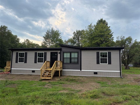 Homes For Sale - 1990 Sunrise Drive<br/> Crawford County, Jamestown, PA 16134