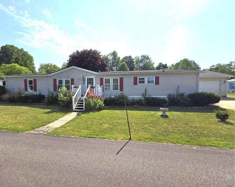 Mobile Home For Sale - 555 Shadybrook Circle<br/> Erie County, Girard, PA 16417