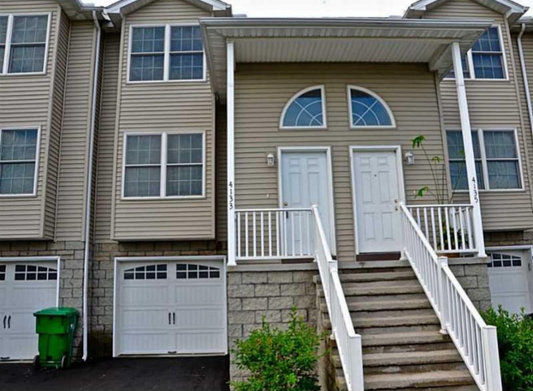 4133 Wood Hills Drive #C16, Erie, Pennsylvania image 1