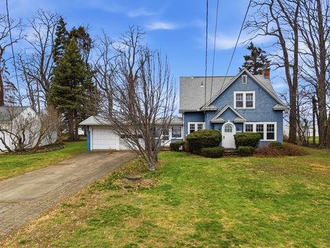 Homes For Sale - 8016 Driftwood Drive<br/> Erie, PA 16511