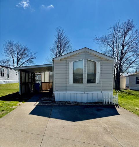 Homes For Sale - 1848 Ashwood Lane<br/> Erie, PA 16509