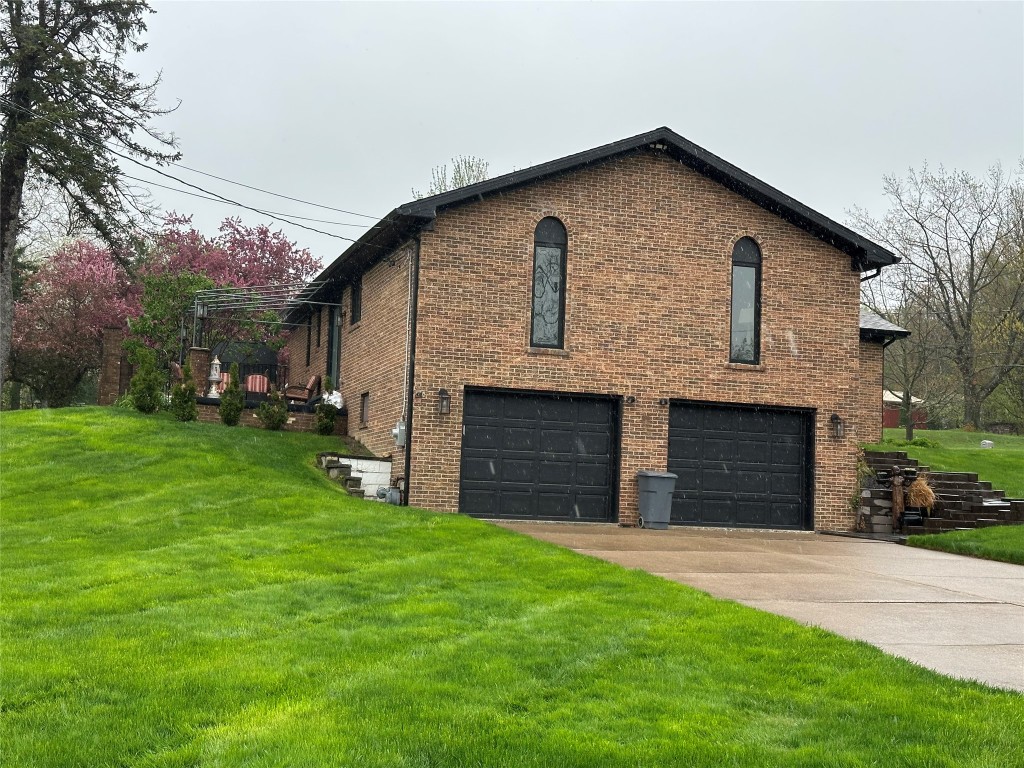 6170 Mistletoe Avenue, Fairview, Pennsylvania image 2