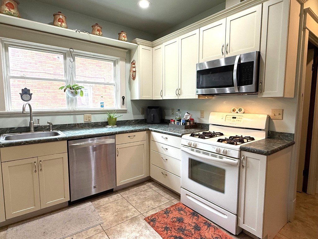 3024 Raspberry Street, Erie, Pennsylvania image 14