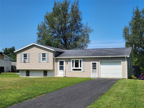 Homes For Sale - 380 E 3rd Street<br/> Waterford, PA 16441