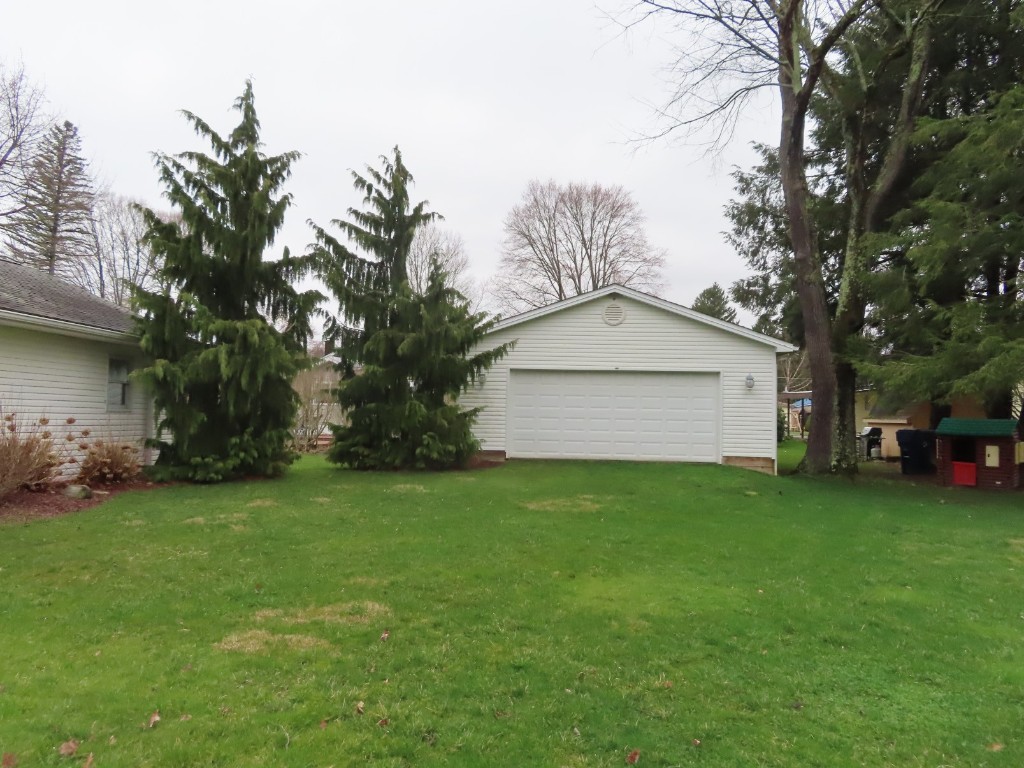 11916 Midway Drive, Conneaut Lake, Pennsylvania image 3