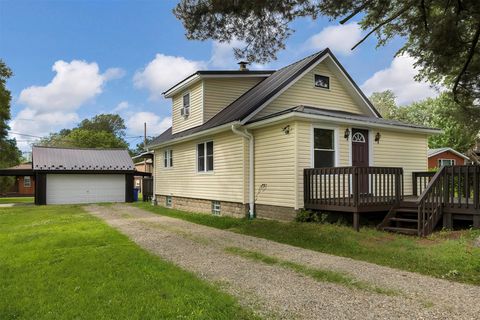 Homes For Sale - 1696 Davis Avenue<br/> Erie, PA 16509