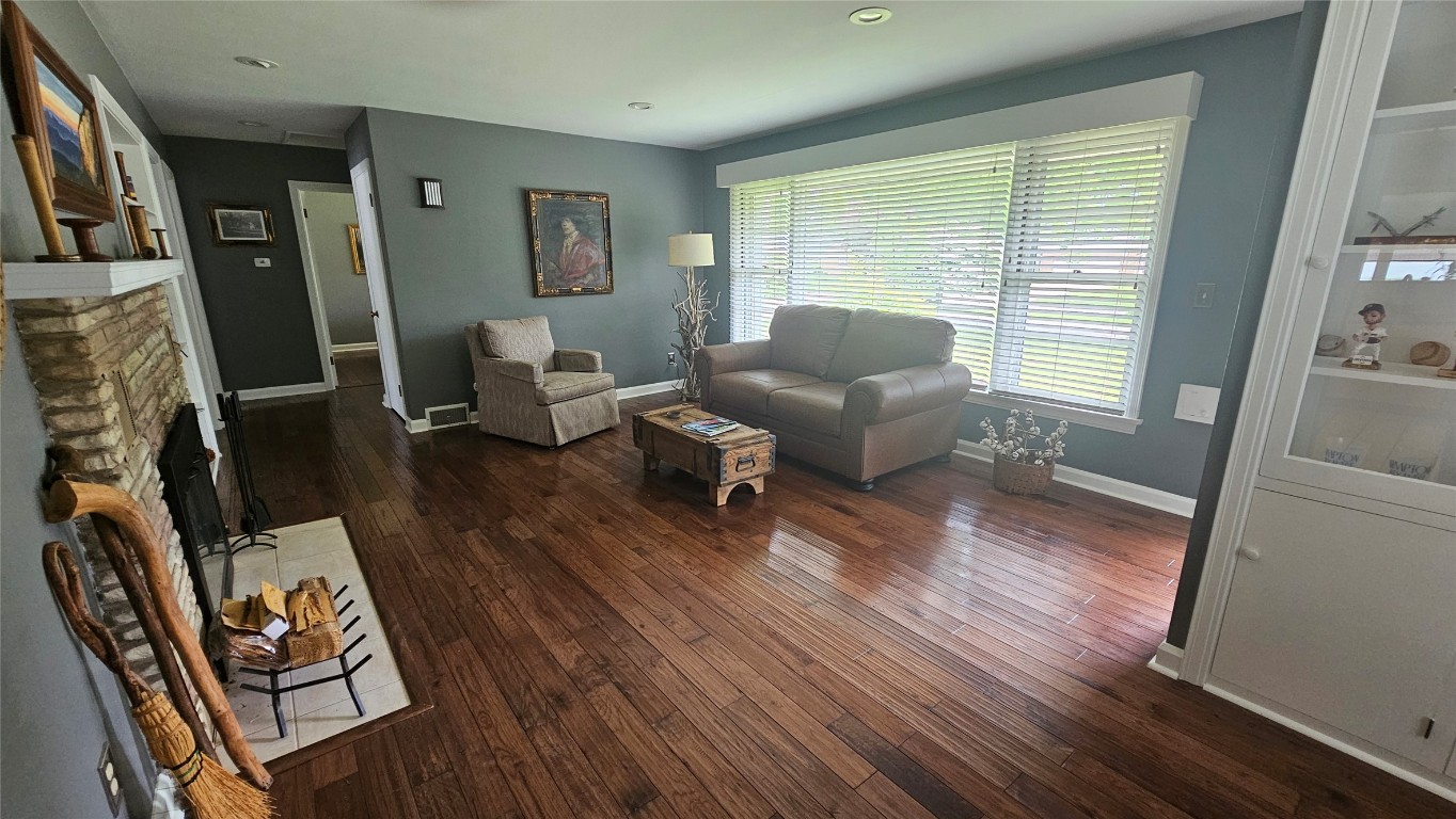 304 Mohawk Drive, Erie, Pennsylvania image 6