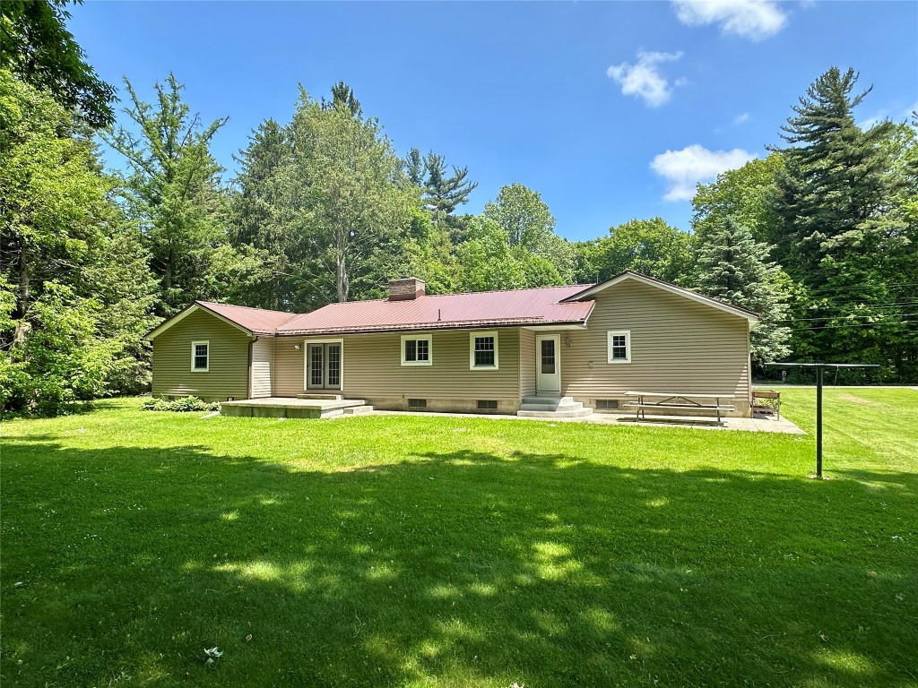 6140 Red Pine Lane, Erie, Pennsylvania image 2