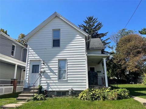 Apartment For Rent - 2672 Myrtle Street<br/> Erie, PA 16508