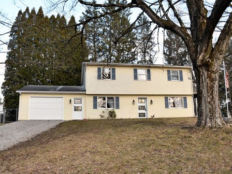 Homes For Sale - 11868 Oakmere Place<br/> Conneaut Lake, PA 16316