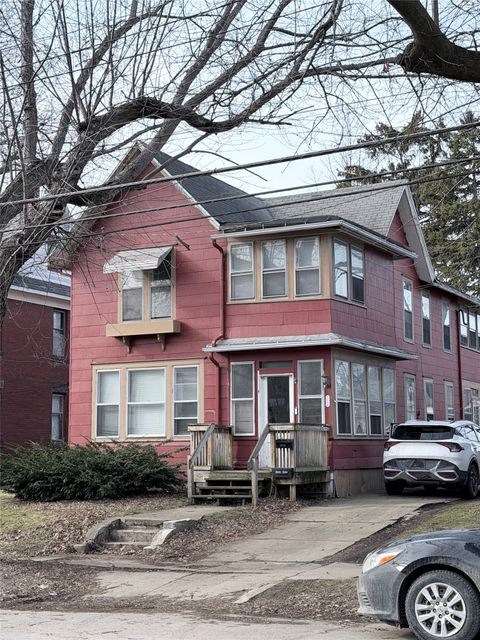 Homes For Sale - 1044 W 8th Street<br/> Erie County, Erie, PA 16502