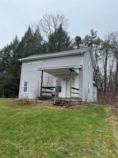 Homes For Sale - 202 Washington Street<br/> Mercer County, Jamestown, PA 16134