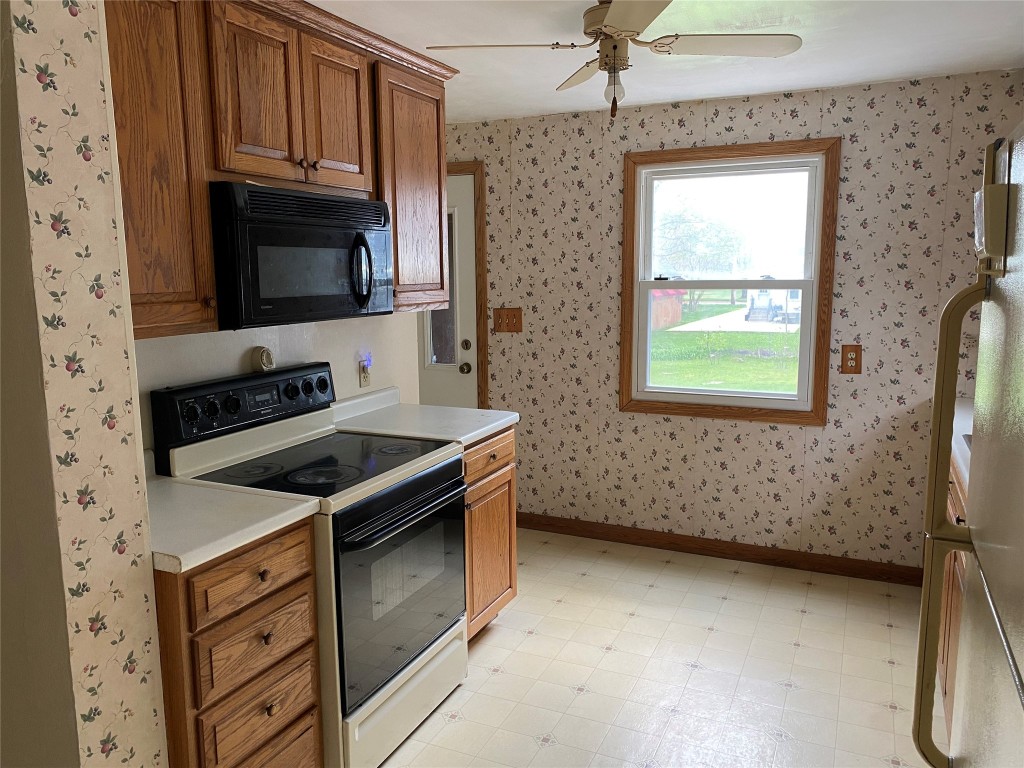 3927 Wood Street, Erie, Pennsylvania image 6