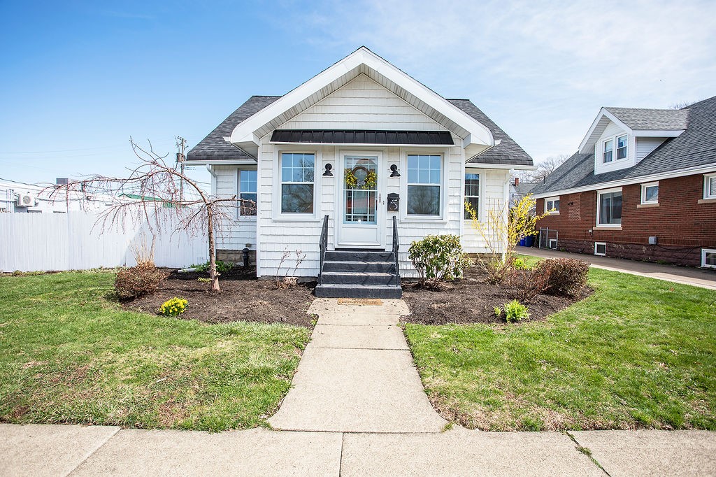 2617 Oakwood Street, Erie, Pennsylvania image 1