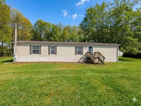 Homes For Sale - 10554 Collins Drive<br/> Linesville, PA 16424