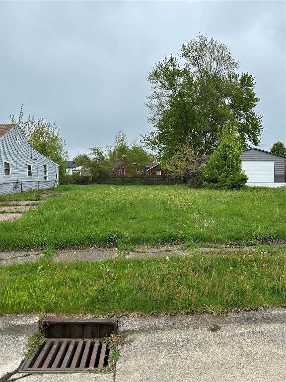 931 W 35th Street, Erie, Pennsylvania image 2