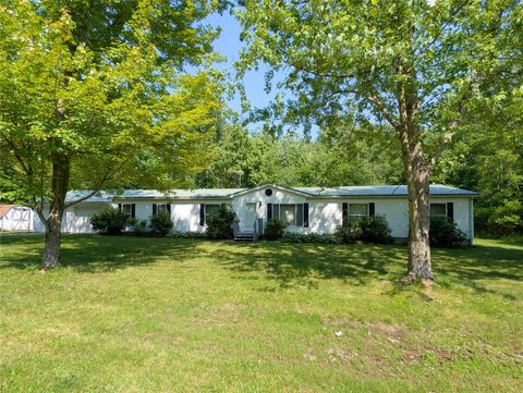 Homes For Sale - 3163 N Center Road<br/> Crawford County, Linesville, PA 16424