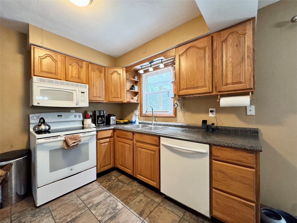12048 Arbuckle Road, Union City, Pennsylvania image 4