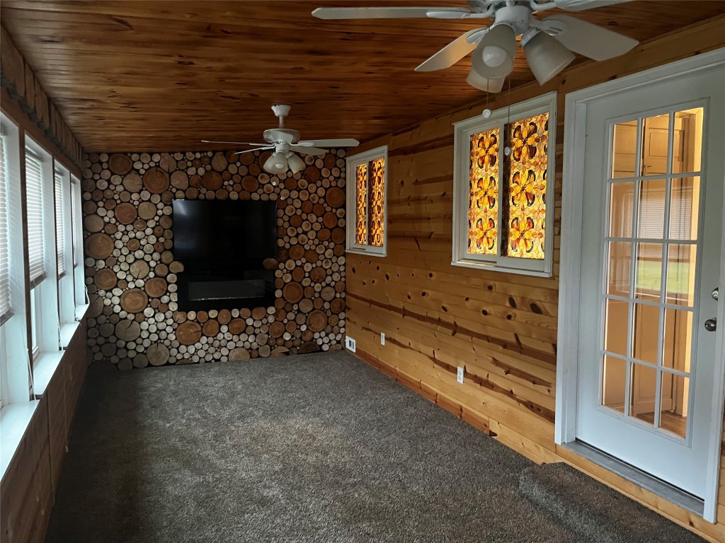 12361 Lakeside Drive, Conneaut Lake, Pennsylvania image 11