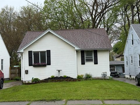 Homes For Sale - 430 Chautauqua Boulevard<br/> Erie, PA 16511