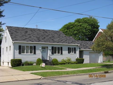 Homes For Sale - 1124 W 32nd Street<br/> Erie, PA 16508