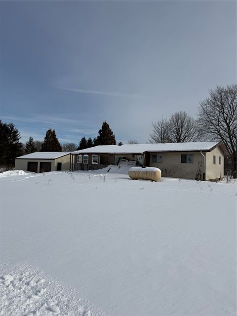 Homes For Sale - 8751 Crossingville Road<br/> Albion, PA 16401