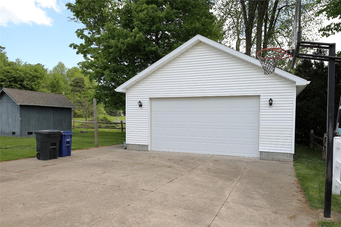 3573 Dennis Avenue, Fairview, Pennsylvania image 4