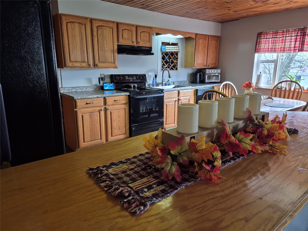 540 Water Street, Conneaut Lake, Pennsylvania image 9