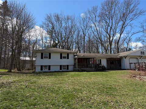 Homes For Sale - 7520 White Birch Lane<br/> Erie, PA 16509