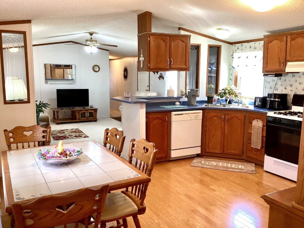 7370 Holly Dale Drive, Erie, Pennsylvania image 10