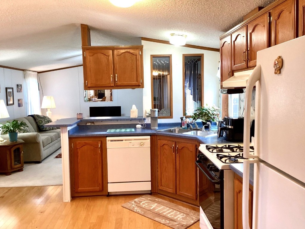 7370 Holly Dale Drive, Erie, Pennsylvania image 15