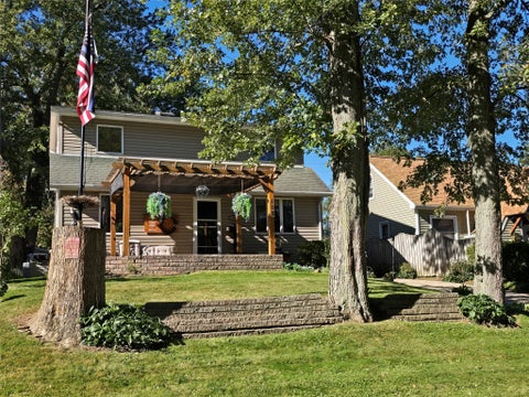 Homes For Sale - 118 Parkway Drive<br/> Erie, PA 16511