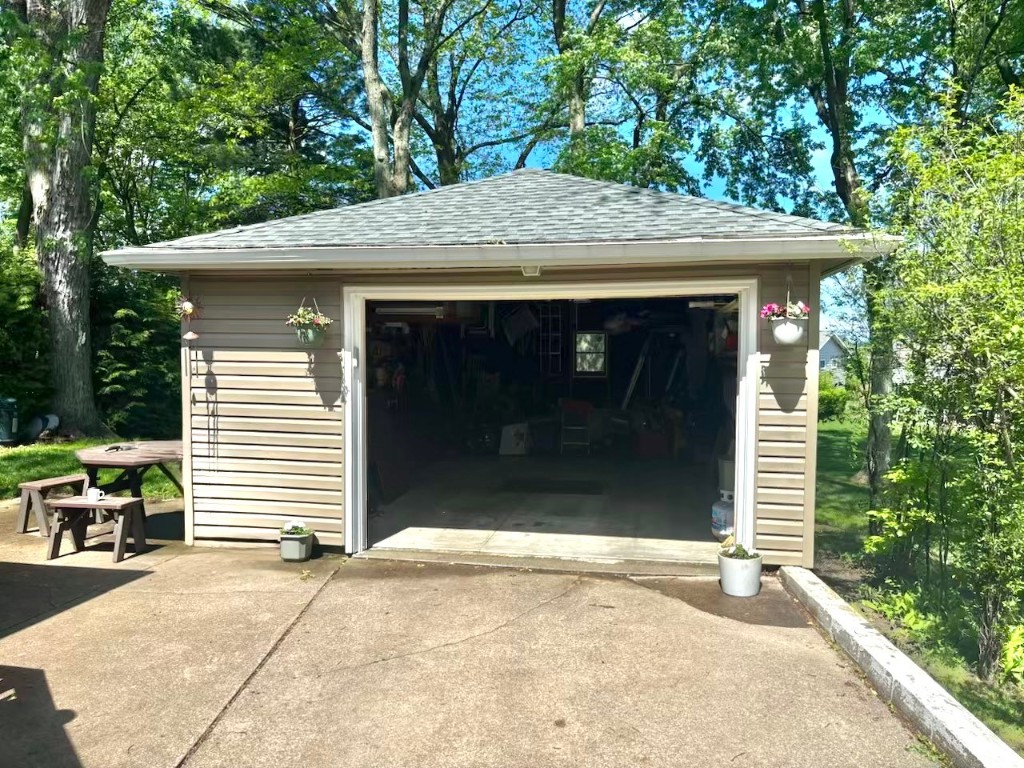 1426 W 45th Street, Erie, Pennsylvania image 33