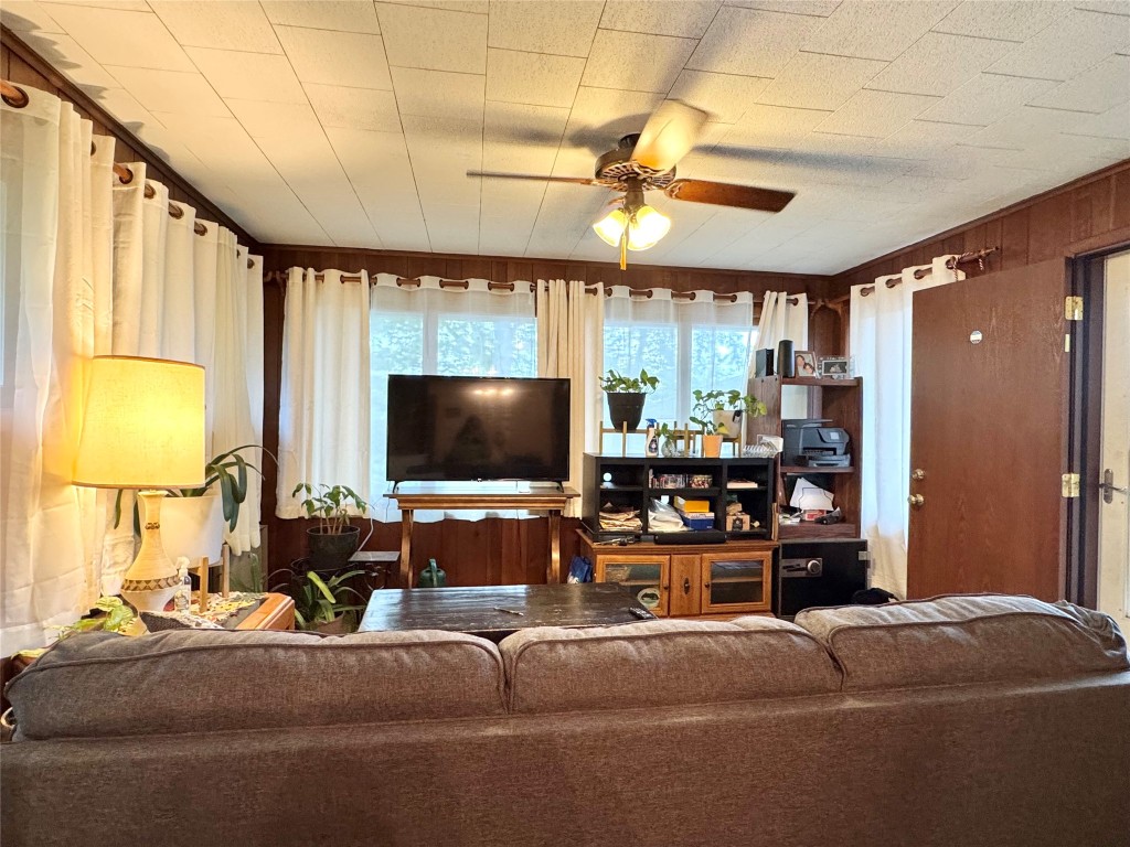 1426 W 45th Street, Erie, Pennsylvania image 20