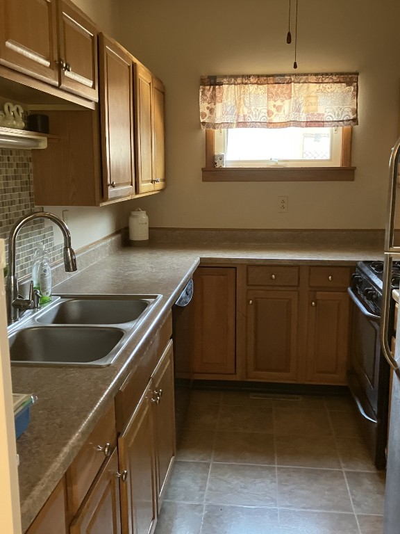 725 E 11th Street, Erie, Pennsylvania image 3
