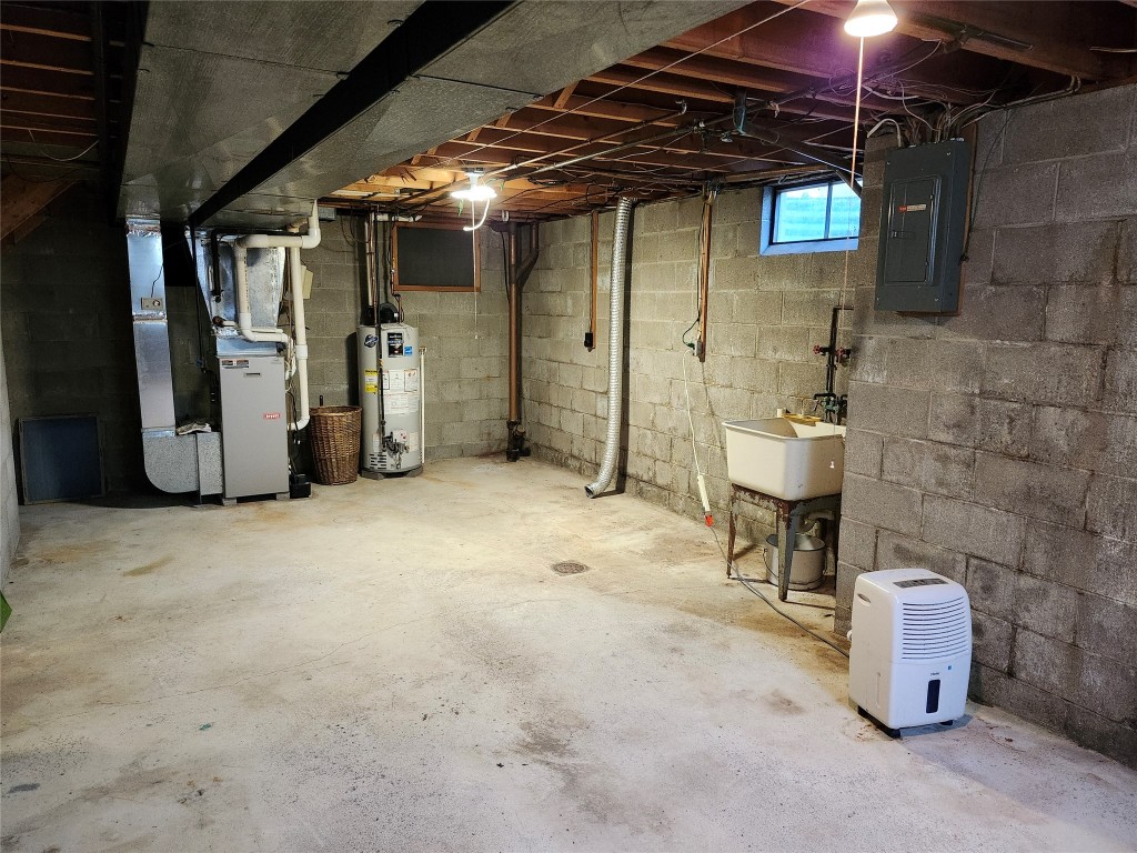 5455 Heidt Avenue, Erie, Pennsylvania image 31