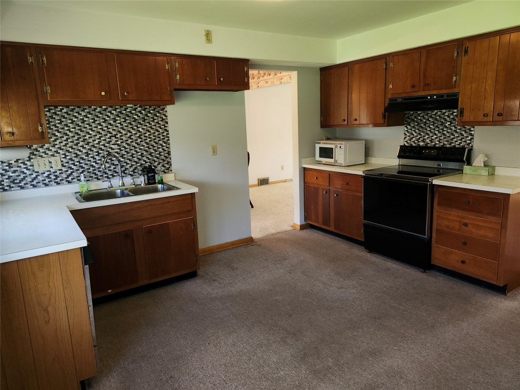 5455 Heidt Avenue, Erie, Pennsylvania image 9