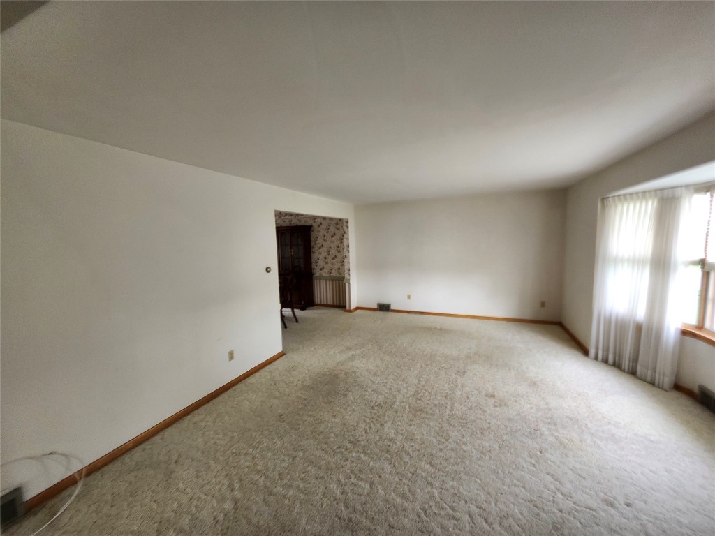 5455 Heidt Avenue, Erie, Pennsylvania image 6