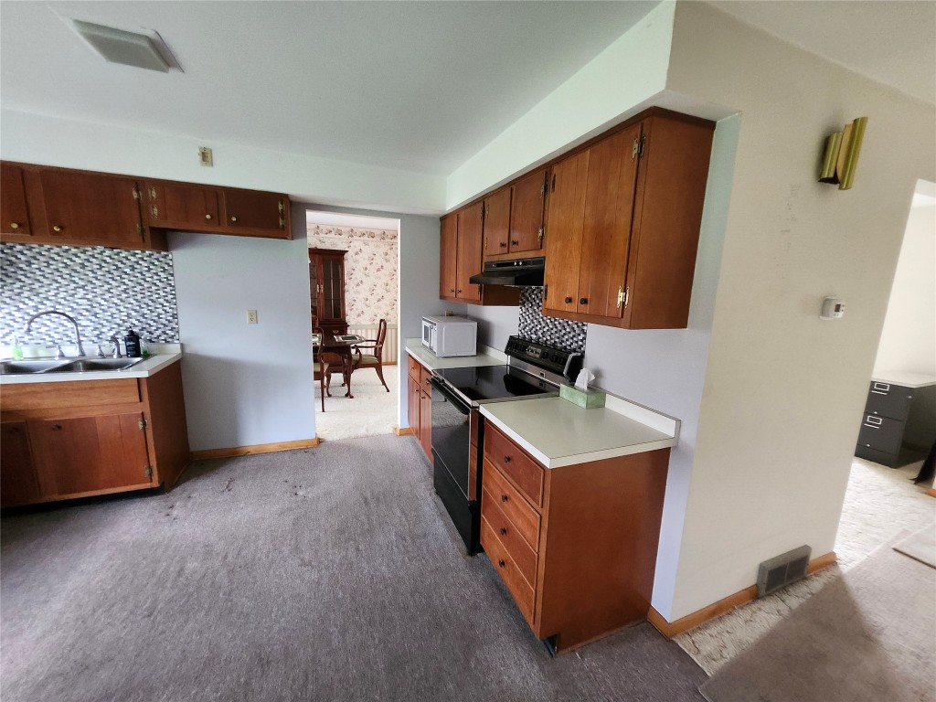 5455 Heidt Avenue, Erie, Pennsylvania image 10