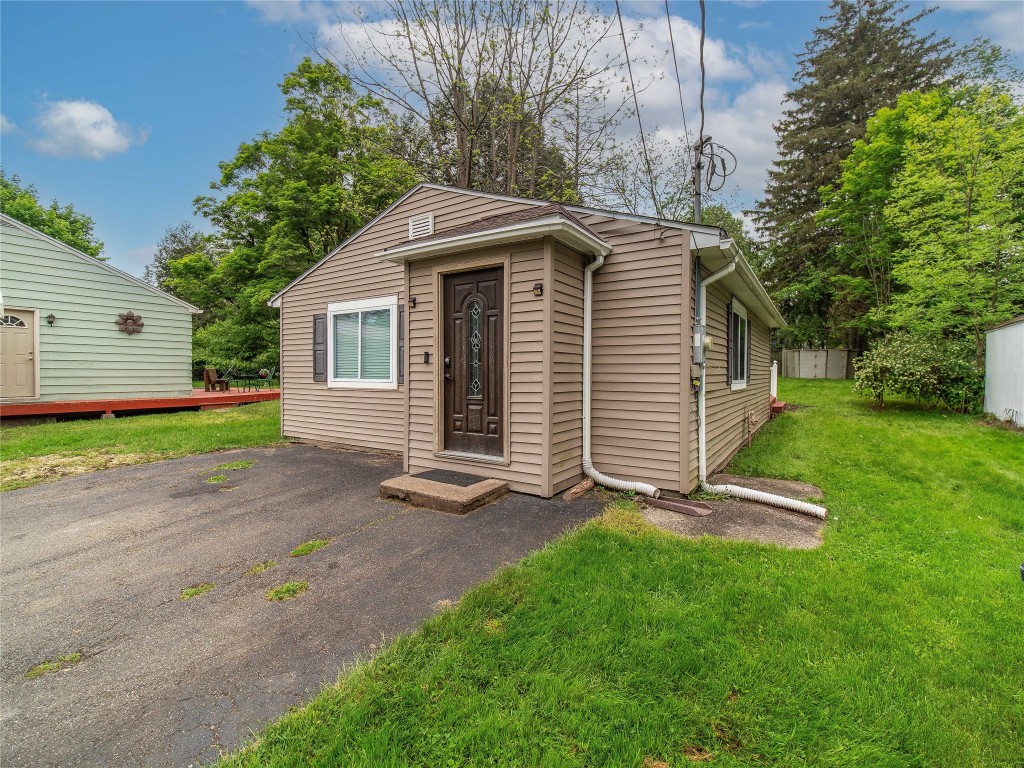 214 Elmcrest Avenue, Lakewood, New York image 14