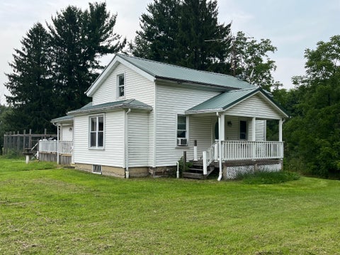 Homes For Sale - 15485 Linesville Road<br/> Linesville, PA 16424