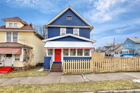 Homes For Sale - 2925 Pennsylvania Avenue<br/> Erie, PA 16504