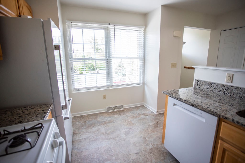4165 Wood Hills Drive #C9, Erie, Pennsylvania image 4
